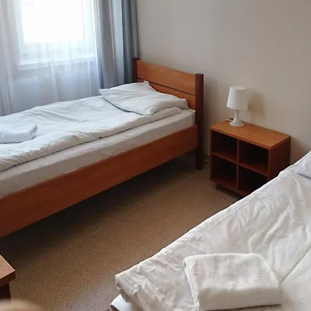 Baza Hotelowa Bobrowiecka 9 Vakantiepark Warschau