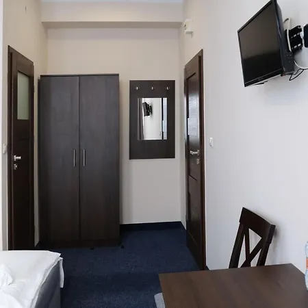 Vakantiepark Baza Hotelowa Bobrowiecka 9 Warschau