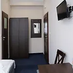 假日公园 Baza Hotelowa Bobrowiecka 9 华沙