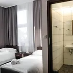 Baza Hotelowa Bobrowiecka 9 华沙